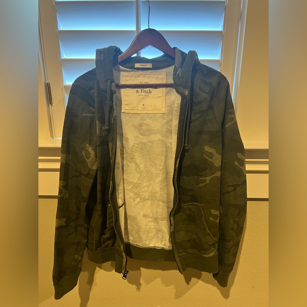 Like new camo Abercrombie and Fitch hoodie